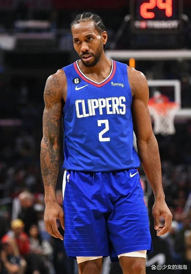 伦纳德投射神准，带领球队走向胜利(nba,伦纳德)