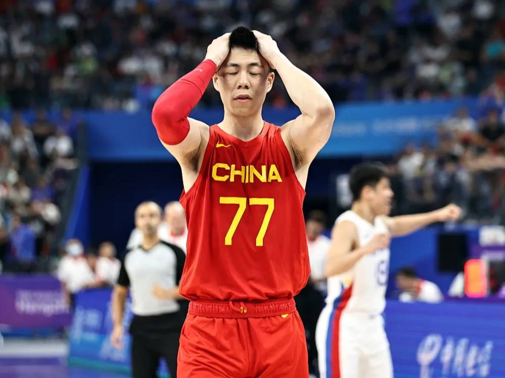 官宣！男篮2王牌锋线受伤！5人缺训，广东神射手和广厦核心或入选