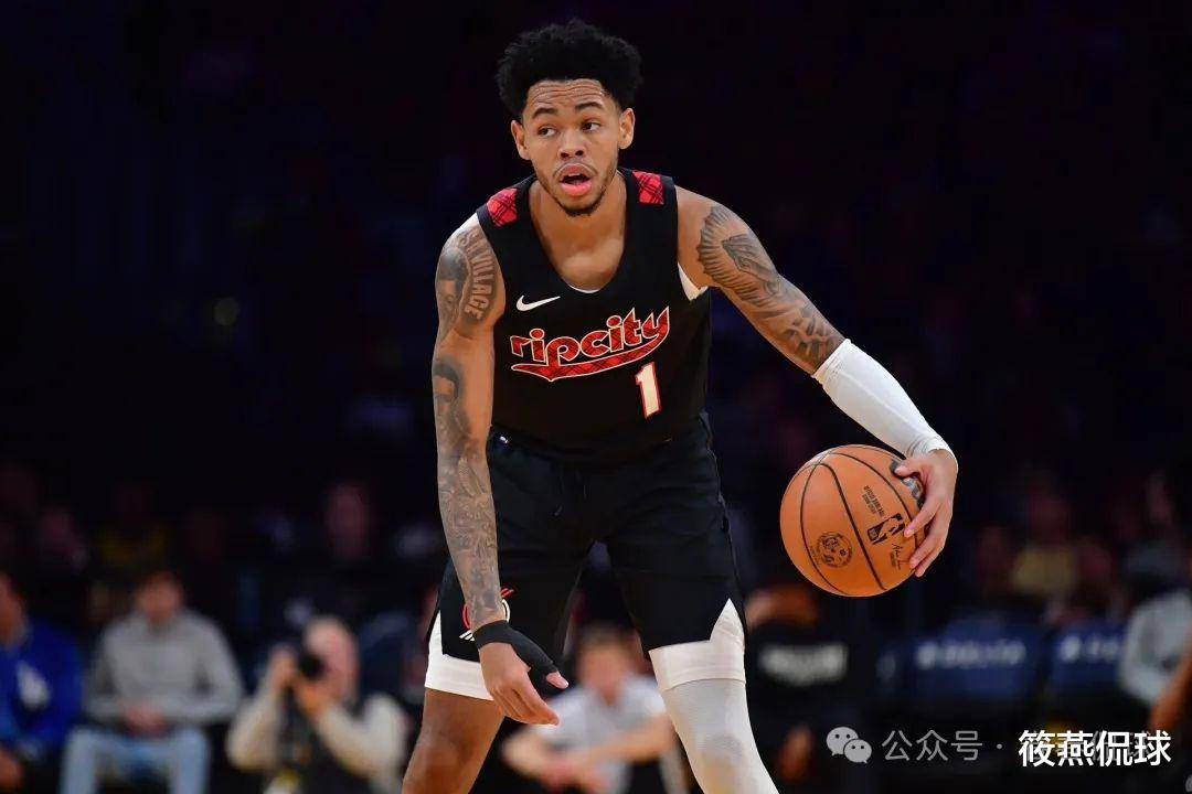 凯尔特人送出霍勒迪得到安芬尼-西蒙斯+2次轮的简单介绍