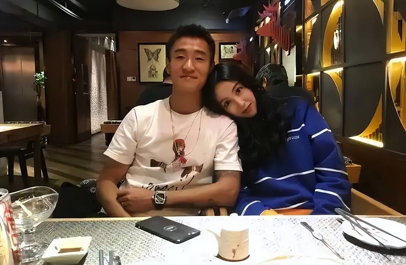 中欧体育-祸不及家人！媒体人：球迷需要引导形成积极的竞争文化的简单介绍