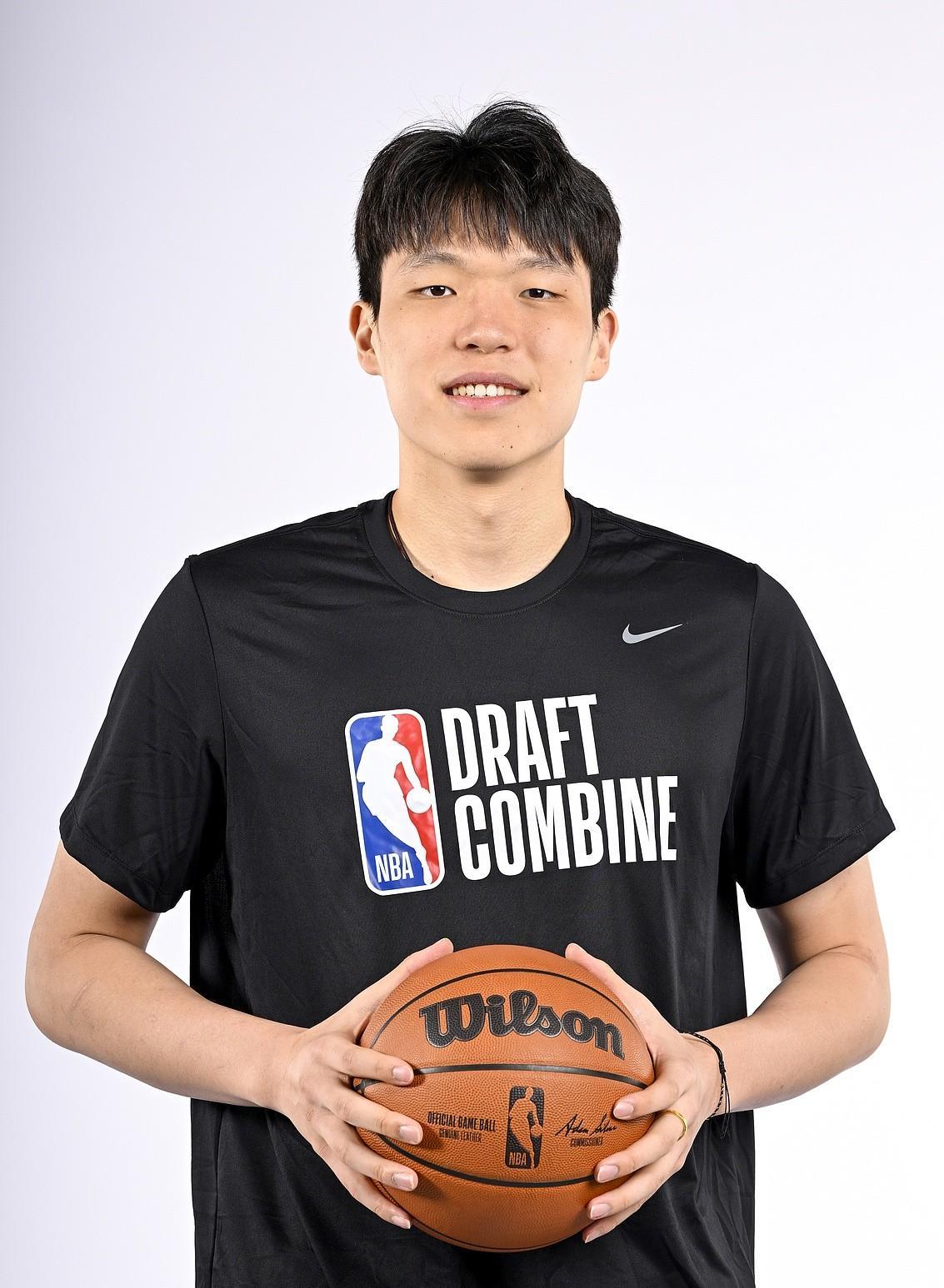 包含手握41号签！曝勇士上周对杨瀚森进行了选秀前试训的词条