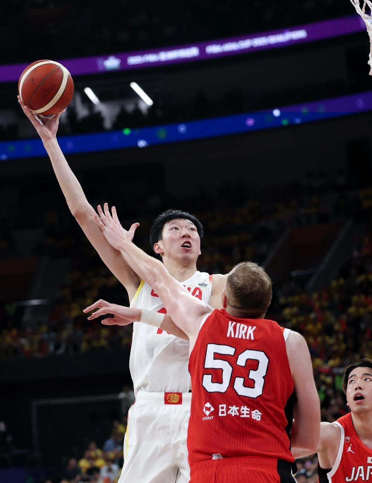 中国男篮NBA夏联集锦周琦17分9板，中国男篮胜黄蜂的简单介绍